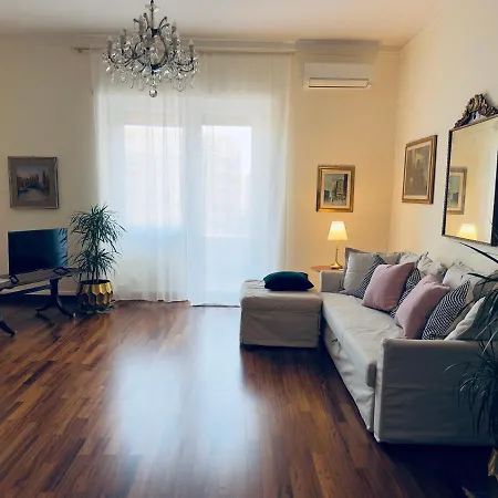 Elegant In Center Apartamento Cagliari